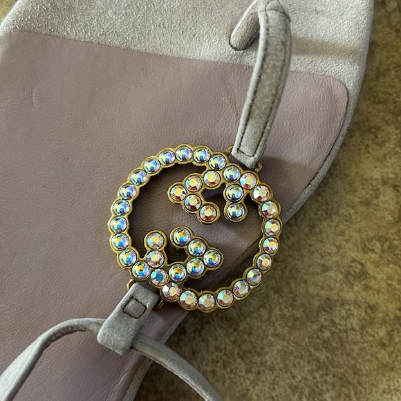 Gucci suede crystal logo thong sandals - Picture 7 of 7